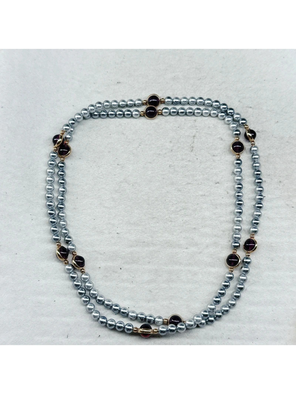 878u. Gray Faux Pearl Plastic Necklace